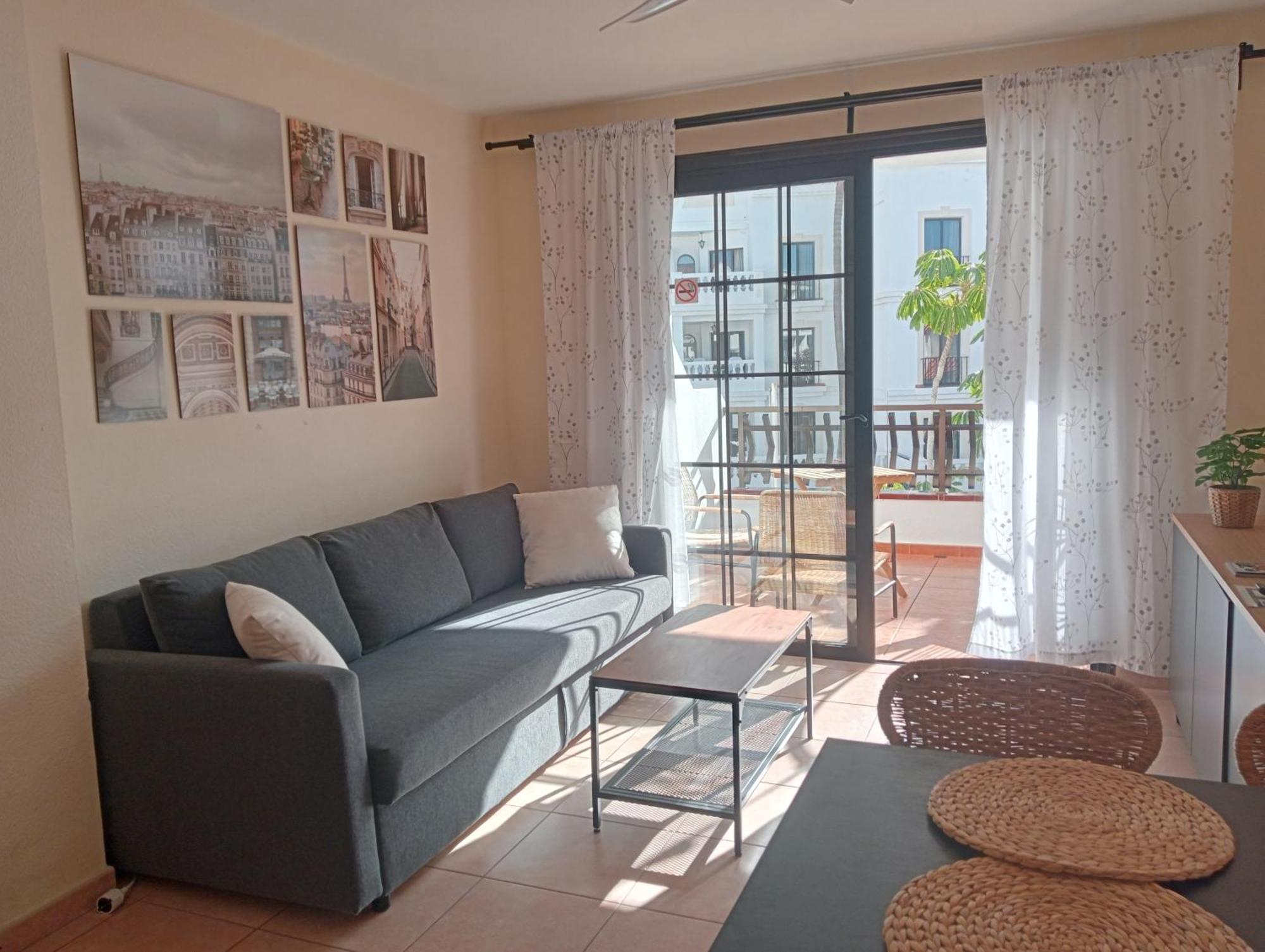 Greatly Located Apartment With Heated Pool, Los Cristianos Los Cristianos  Εξωτερικό φωτογραφία