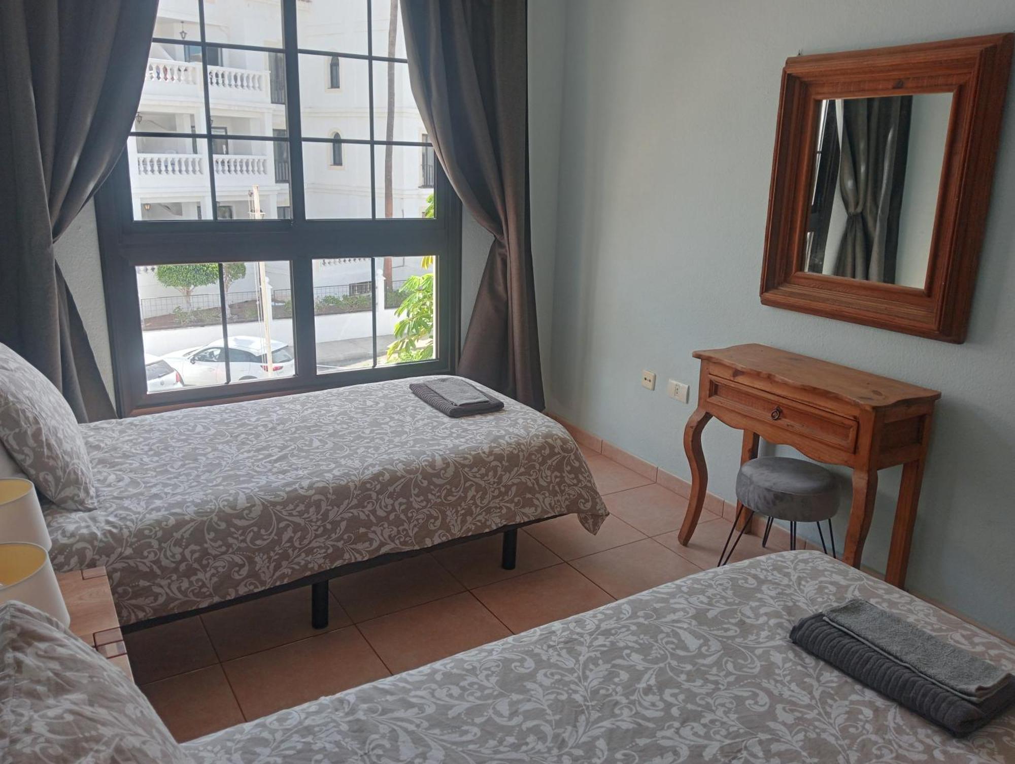 Greatly Located Apartment With Heated Pool, Los Cristianos Los Cristianos  Εξωτερικό φωτογραφία