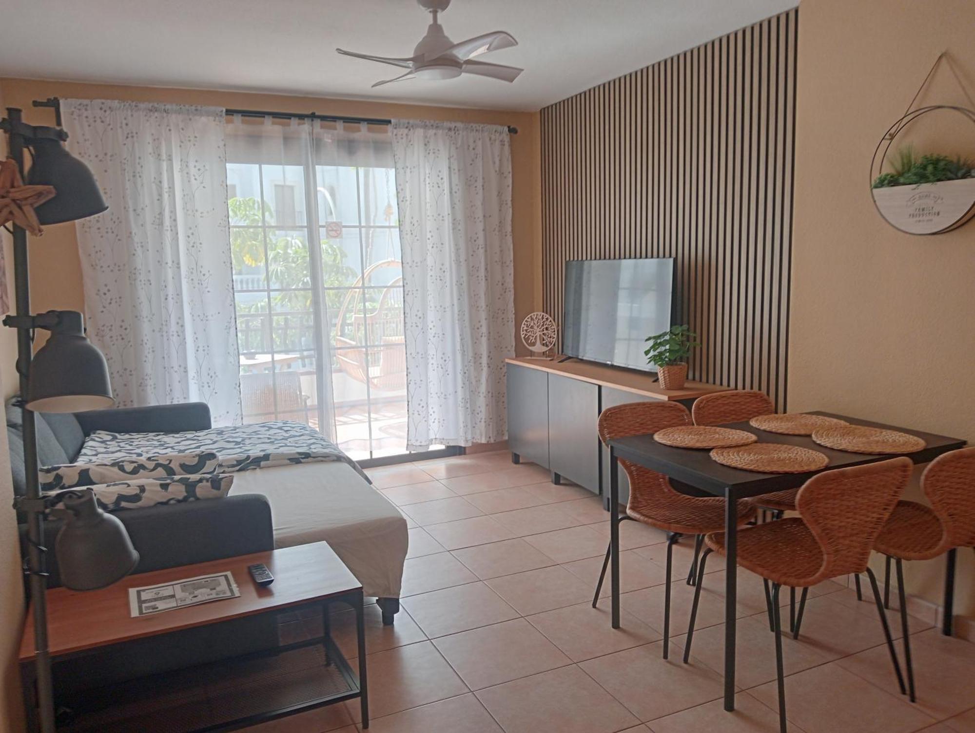 Greatly Located Apartment With Heated Pool, Los Cristianos Los Cristianos  Εξωτερικό φωτογραφία