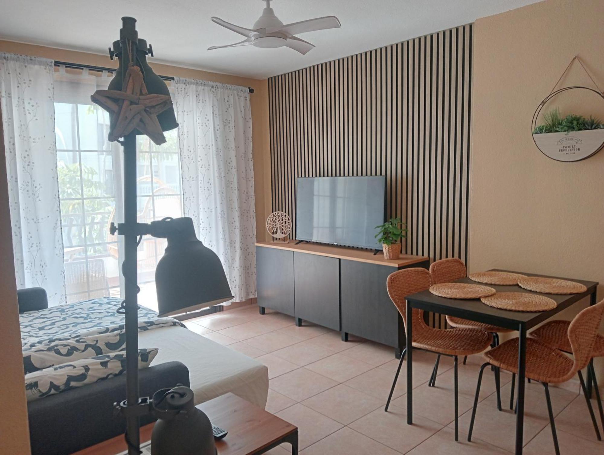 Greatly Located Apartment With Heated Pool, Los Cristianos Los Cristianos  Εξωτερικό φωτογραφία