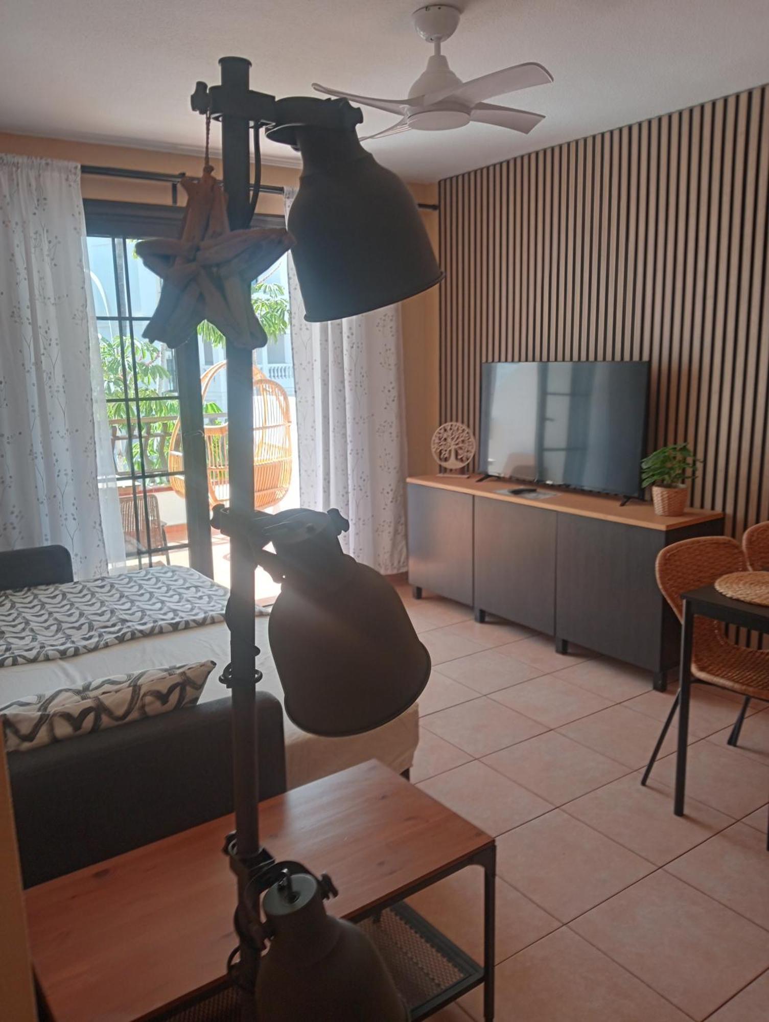 Greatly Located Apartment With Heated Pool, Los Cristianos Los Cristianos  Εξωτερικό φωτογραφία